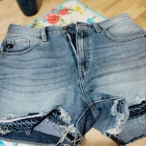 KanCan Destressed Shorts​